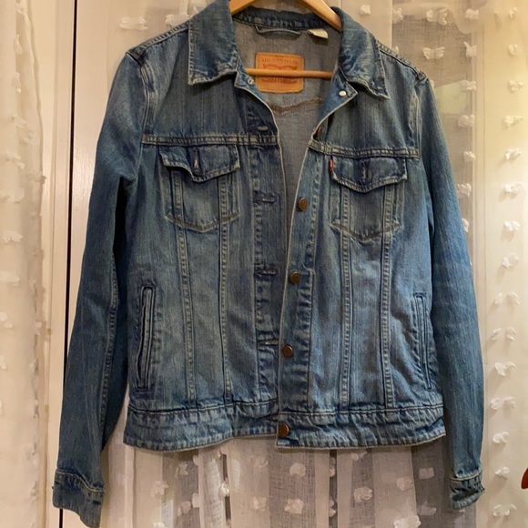 Levi’s Ladies Trucker Style Jean Jacket - Picture 5 of 12
